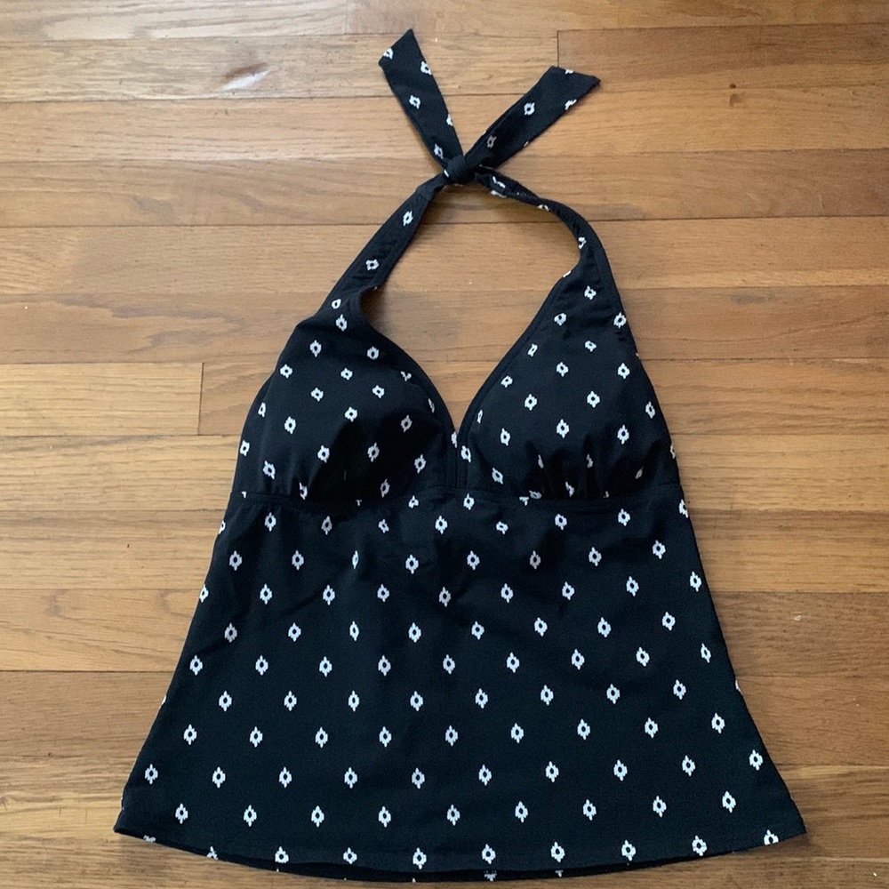 🩱Lands’ End black/white halter tankini top. Size 6.